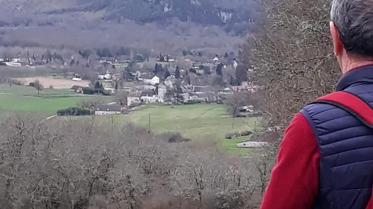 Photo personnelle-Point de vue sur le village d'un sentier pedestre