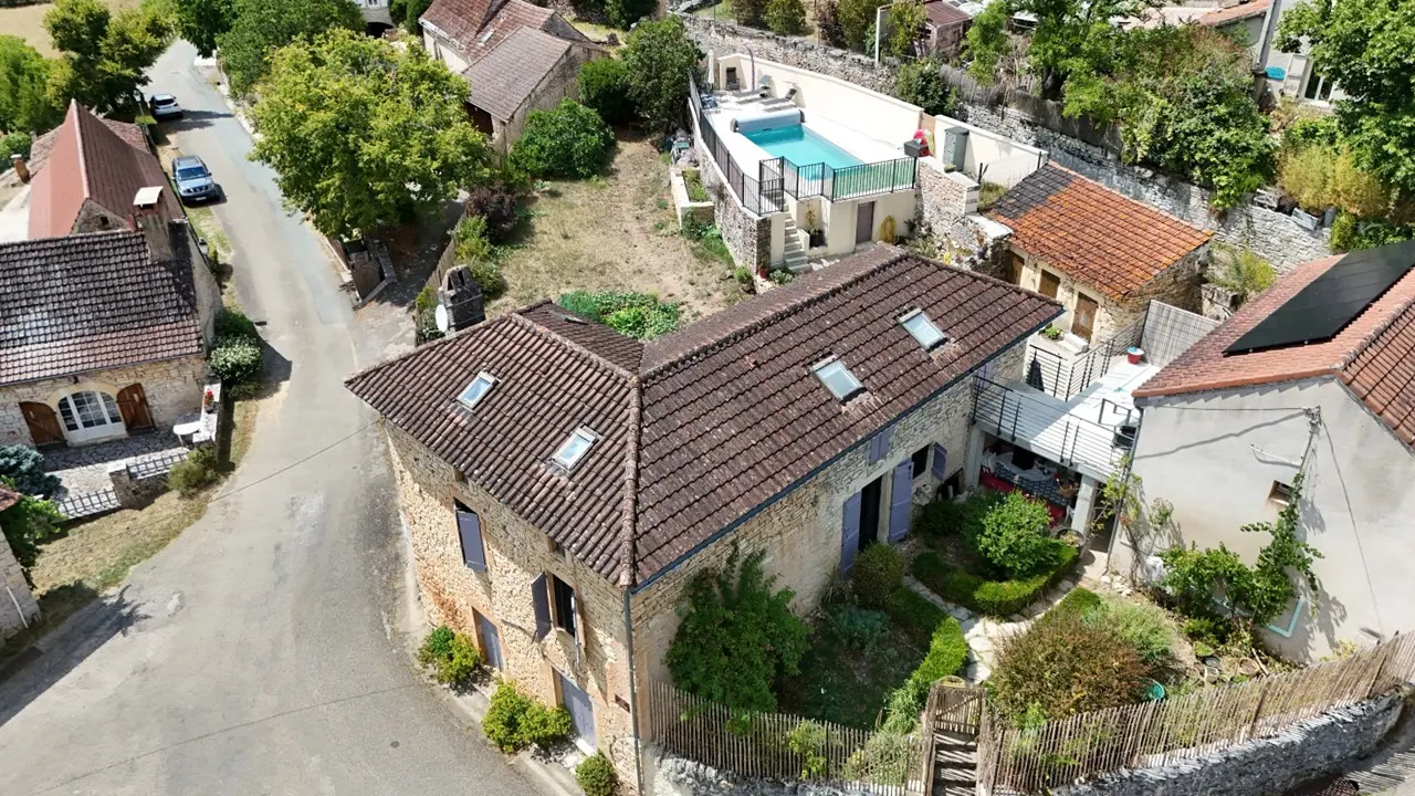 57e63d3c-04fe-42c5-bb26-e2ec823e10e3-1_all_6479