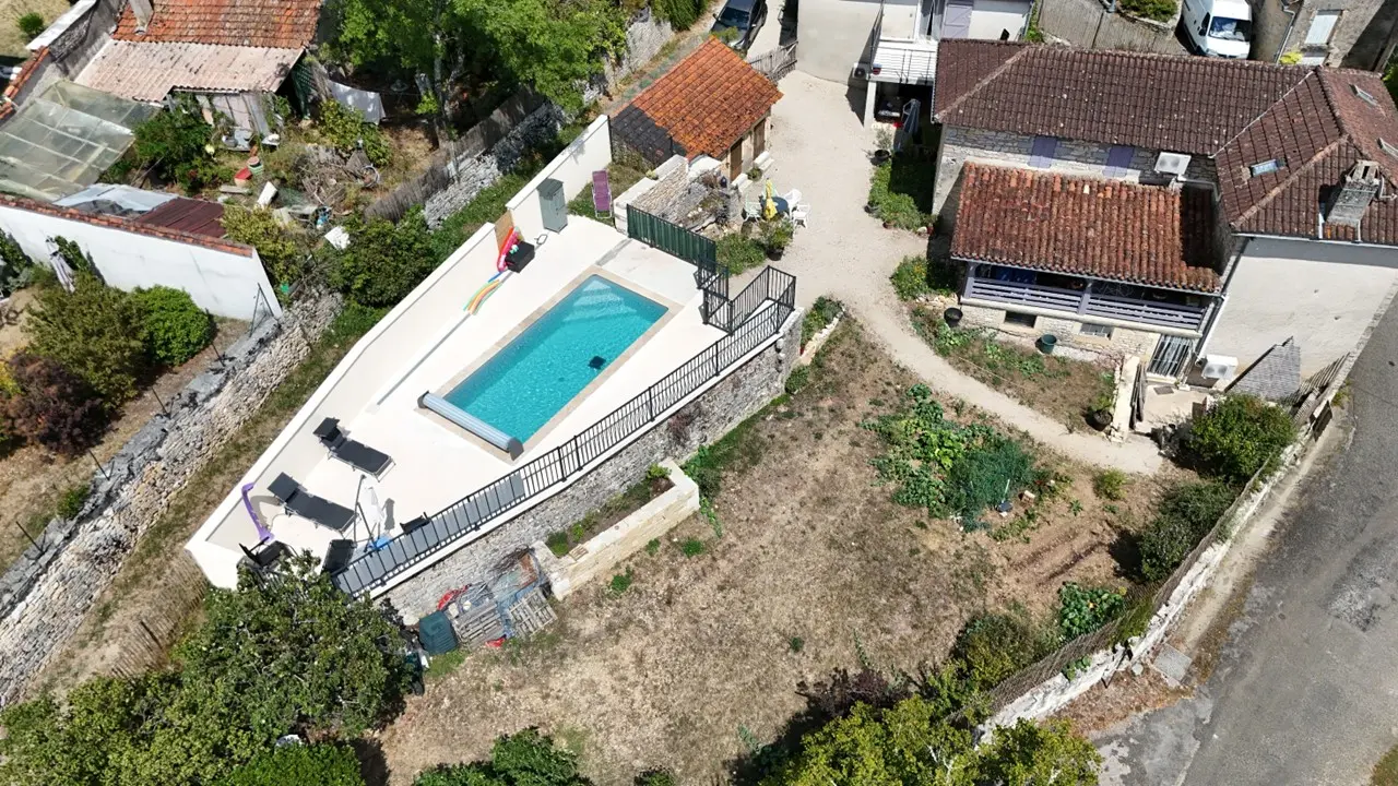 57e63d3c-04fe-42c5-bb26-e2ec823e10e3-1_all_6483