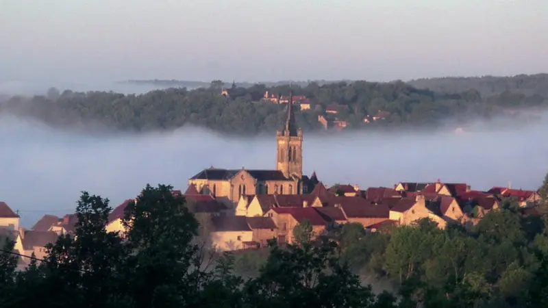 Faycelles : Vue du Village sous la Brume