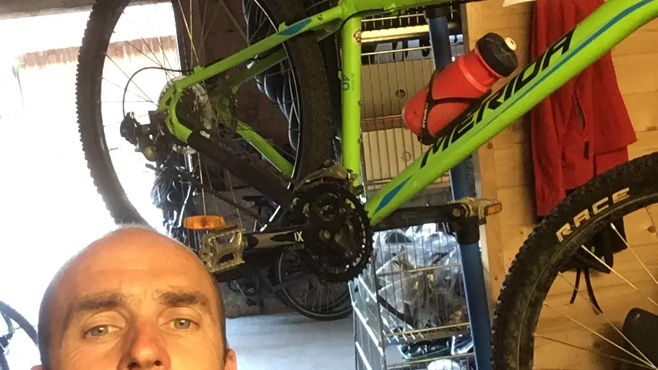 Atelier de réparation de vélo chez Bike Bus