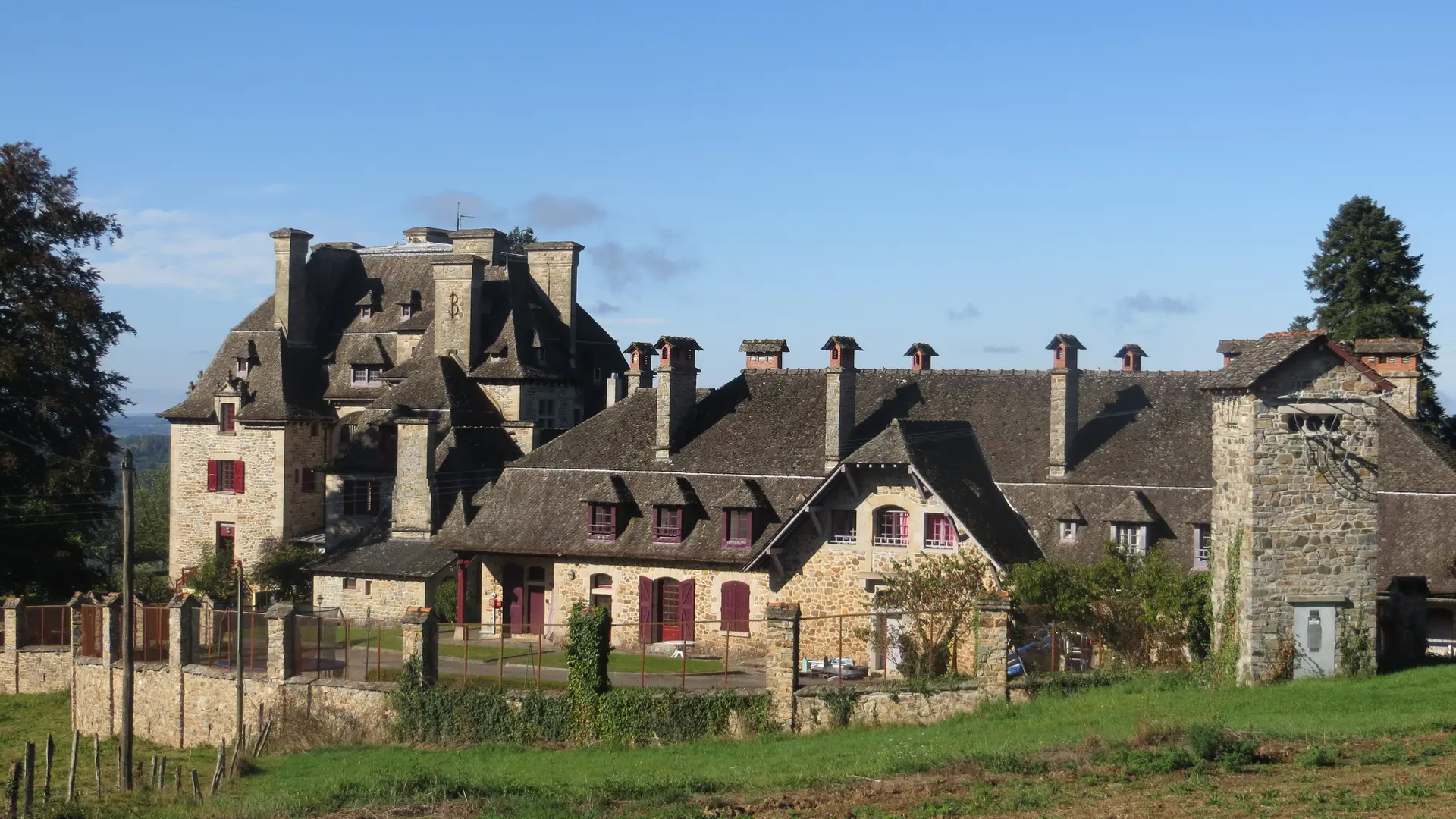 6  ALTILLAC - Le château du Doux (5)