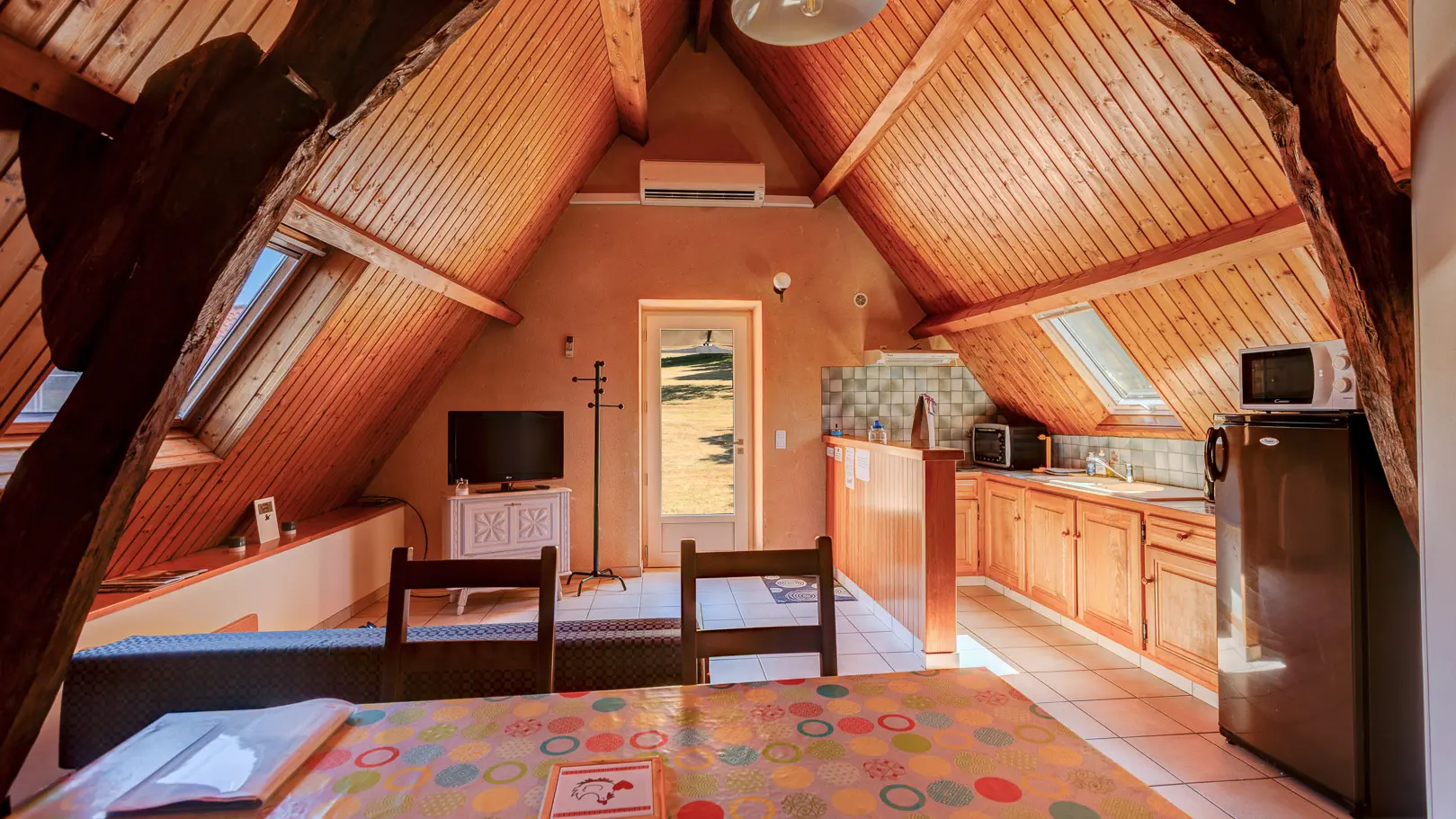 Séjour/salle à manger/cuisine vue 2