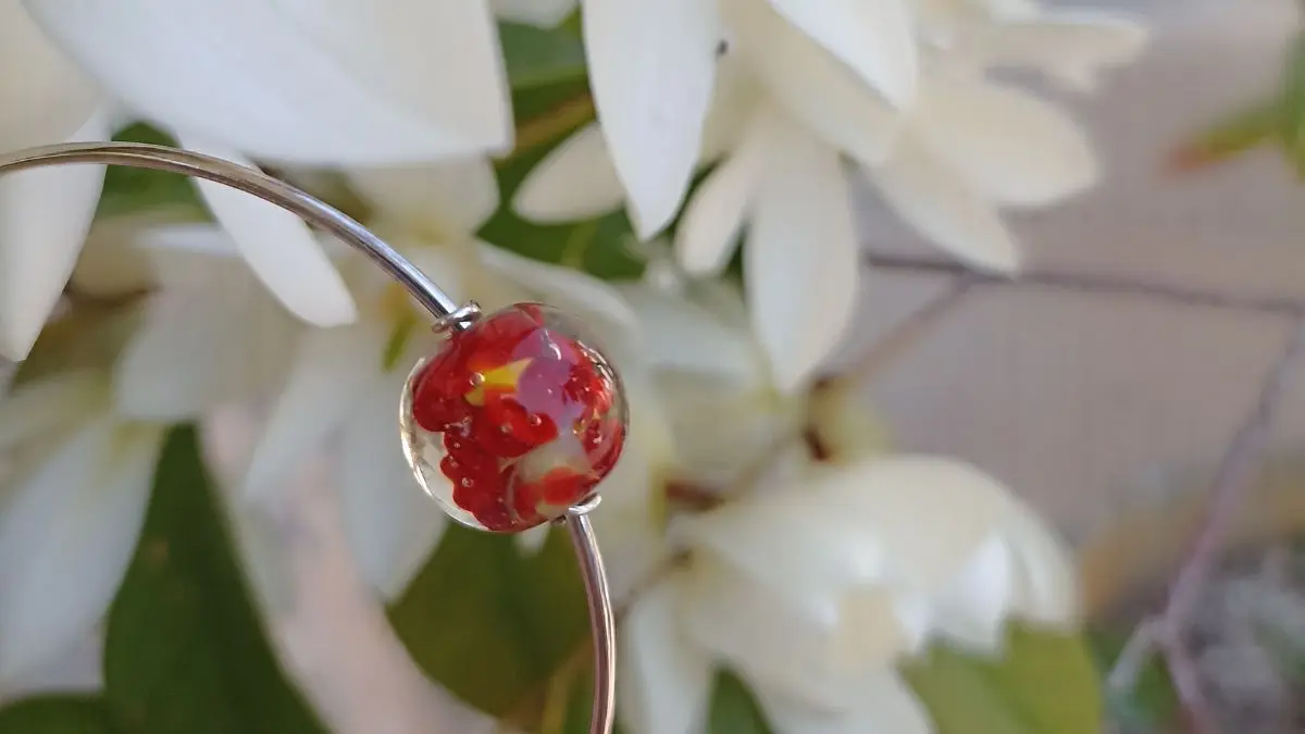 Bracelet avec perle fleurie en verre de Murano, mon petit uni-verre