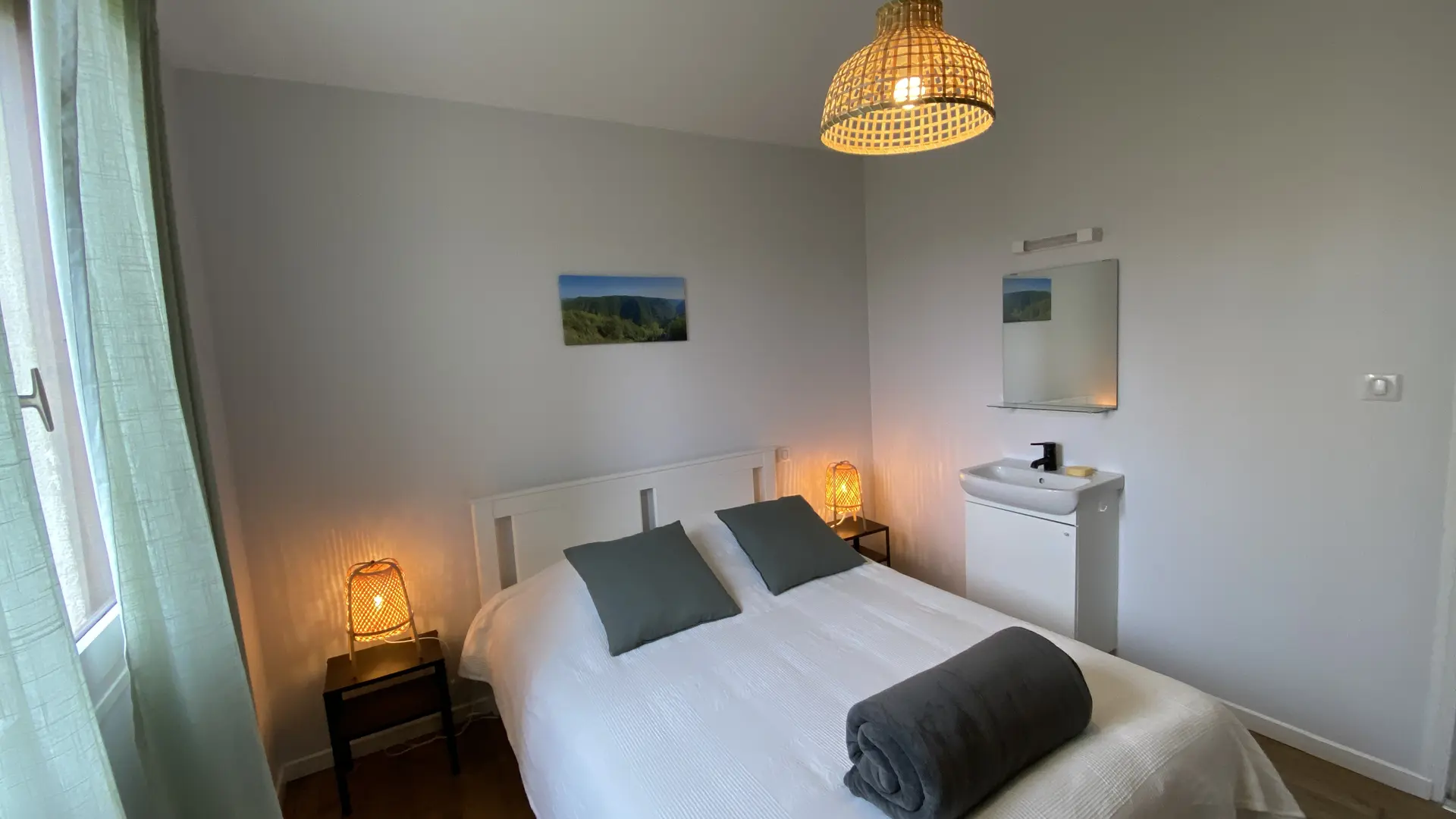 Chambre rdc lit 140 avec point d'eau