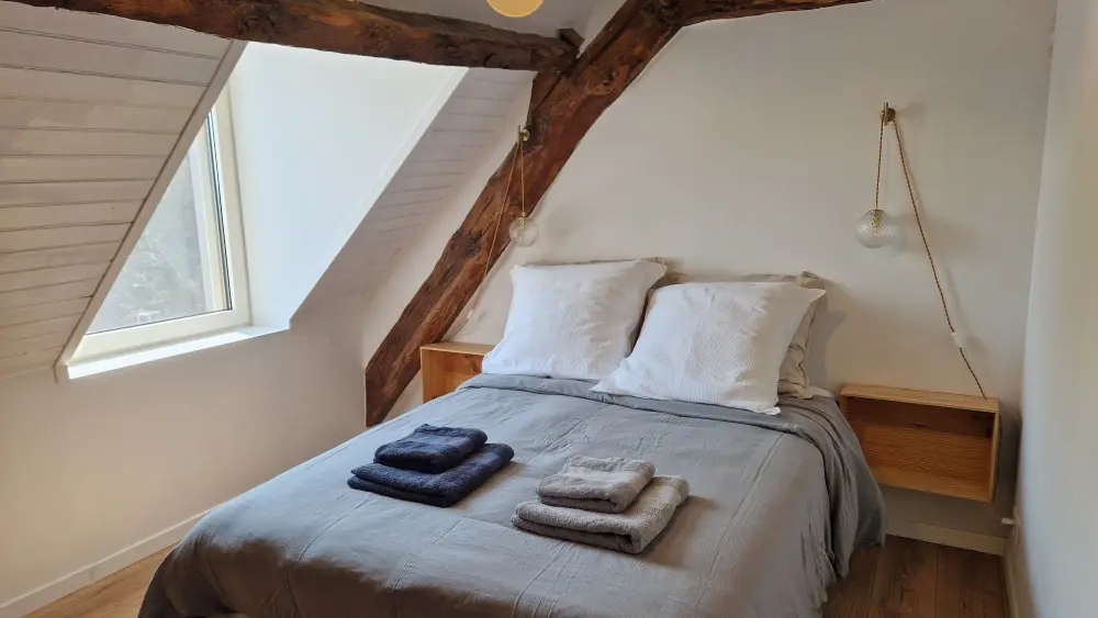 8. chambre vue sur piscine