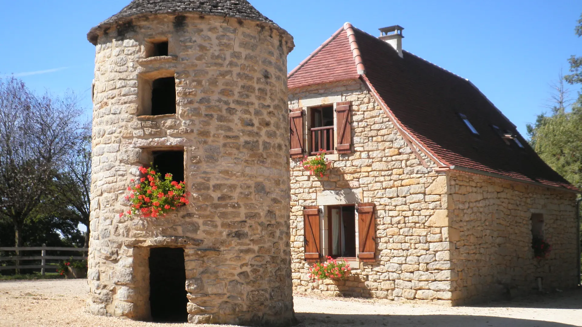 Gîtes de La Tour *** Extérieur