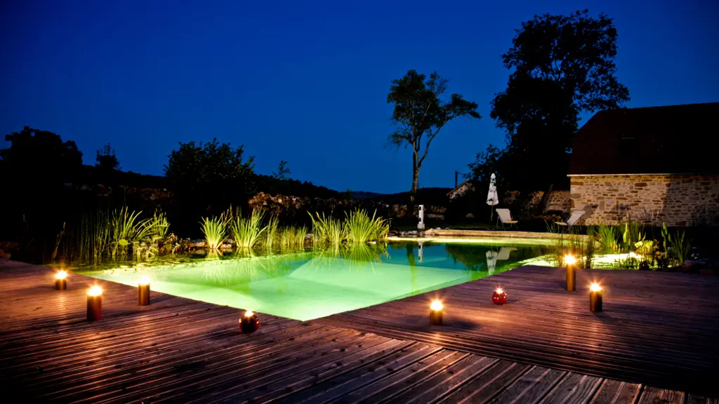 piscine naturelle commune aux hôtes Hameau du Quercy