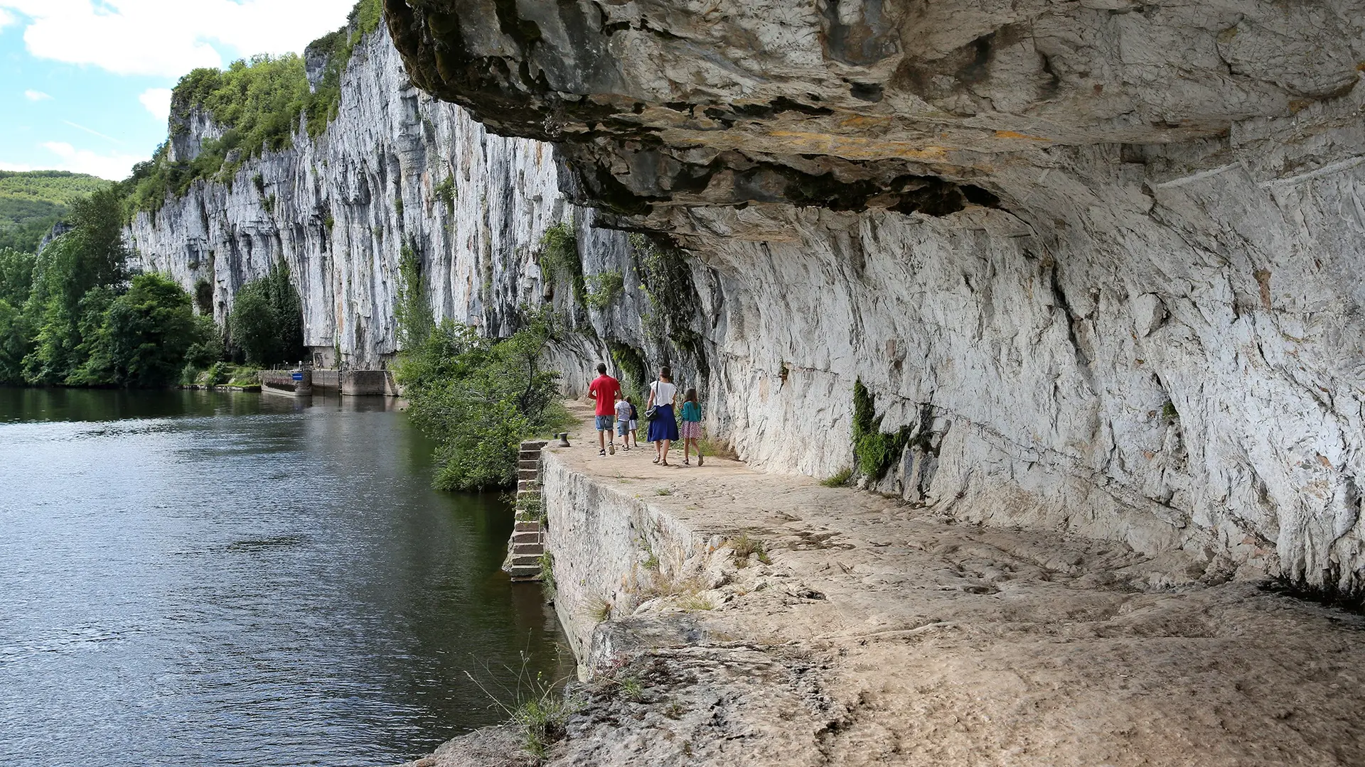 Chemin de halage de Bouziès à Saint-Cirq Lapopie