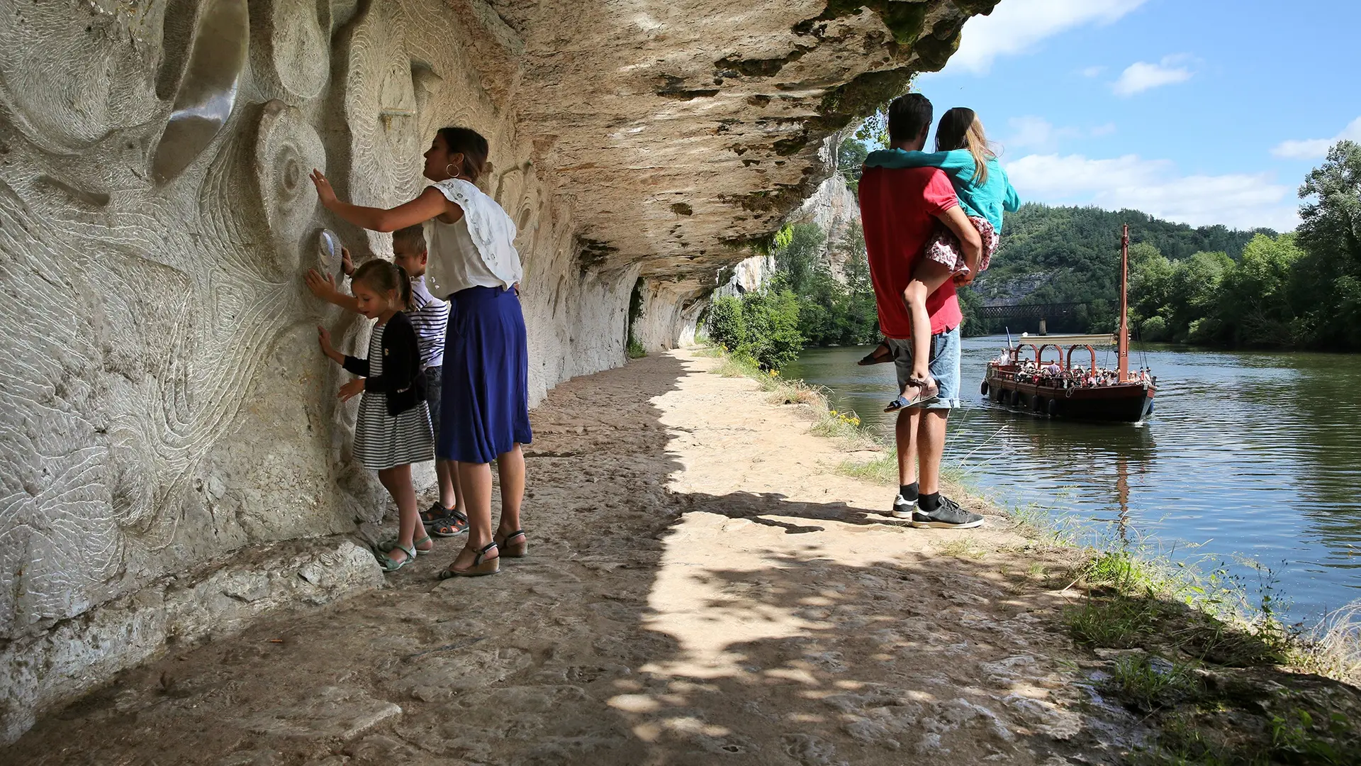 Chemin de halage de Bouziès à Saint-Cirq Lapopie