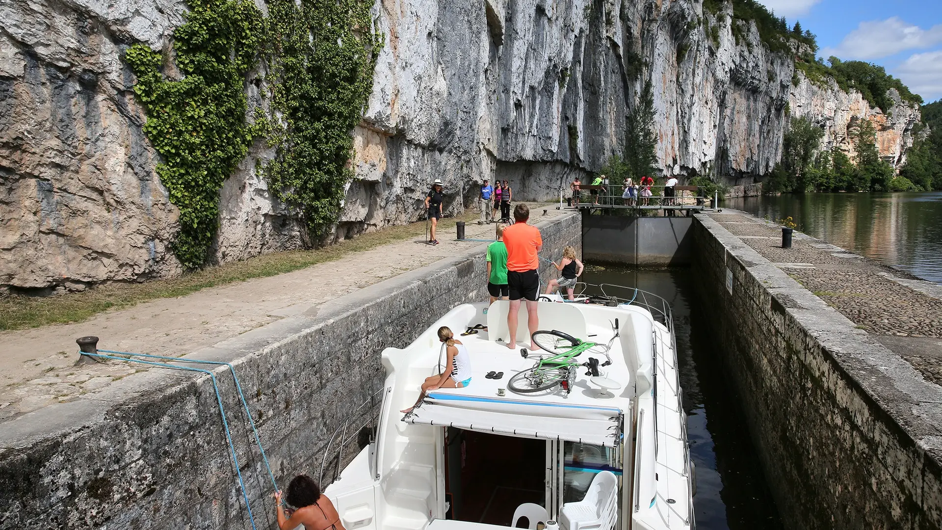 Chemin de halage de Bouziès à Saint-Cirq Lapopie