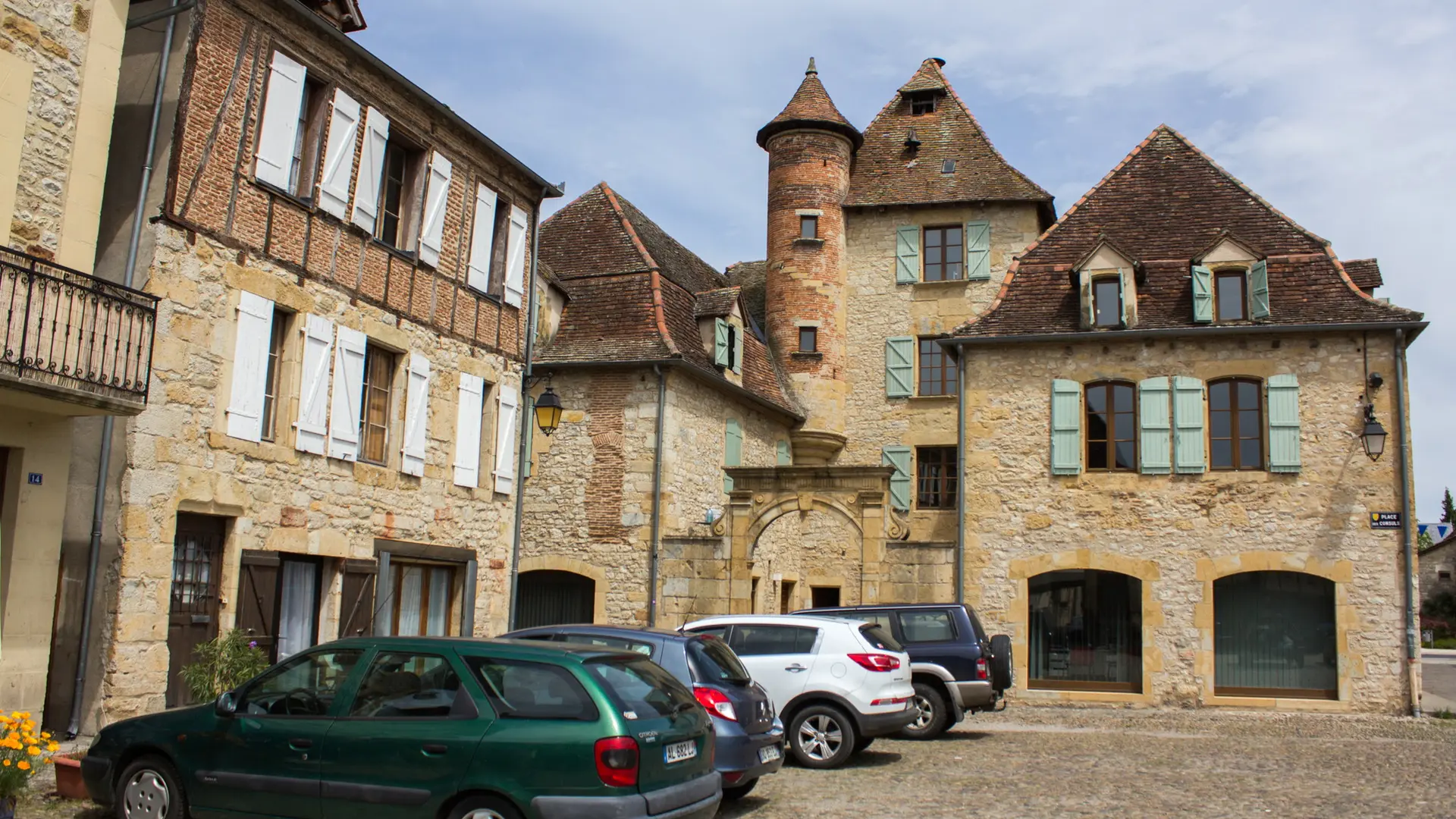 Bretenoux - Maisons à Colombages, Place des Consuls