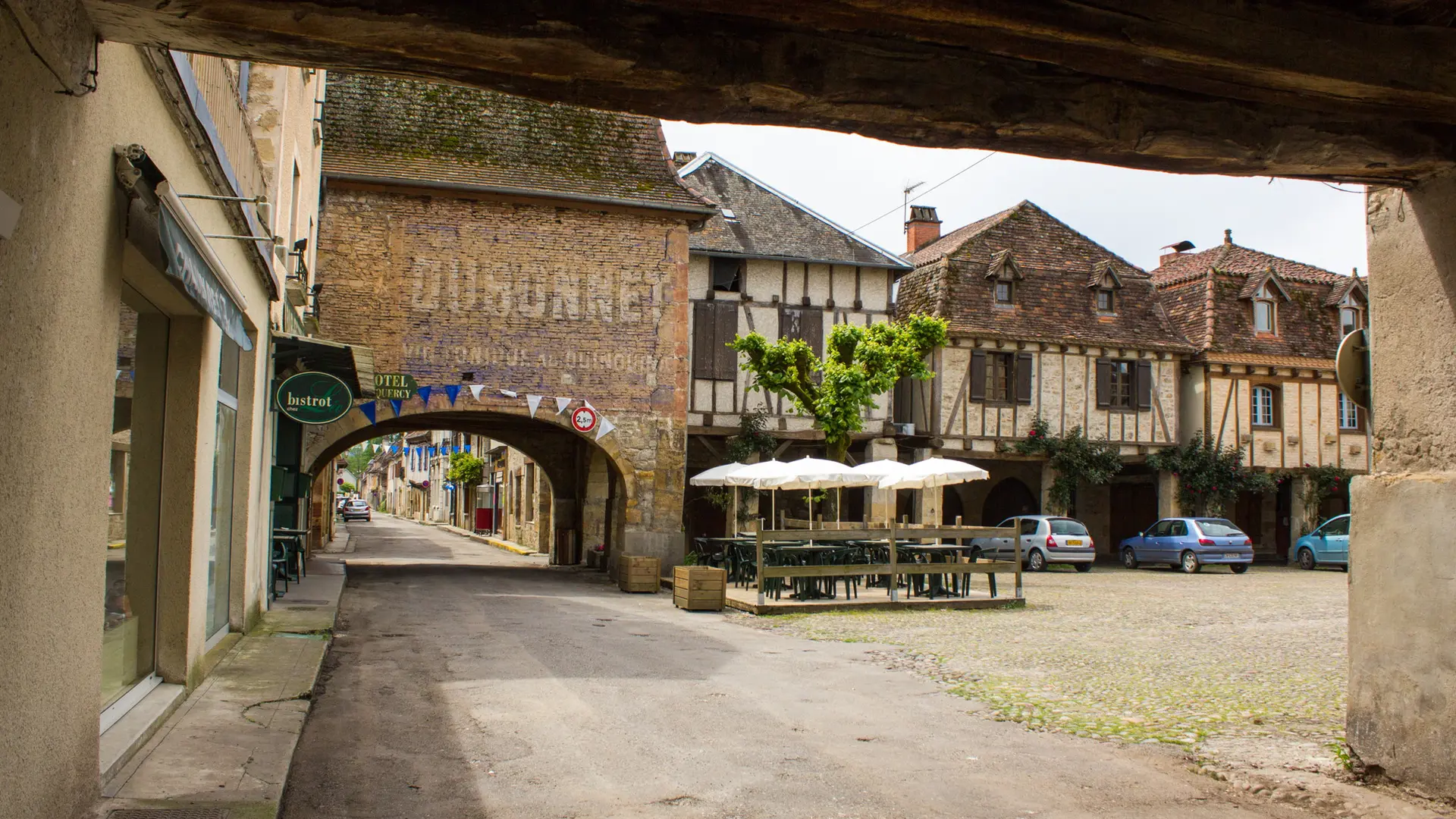 Bretenoux - Sous les Arcades