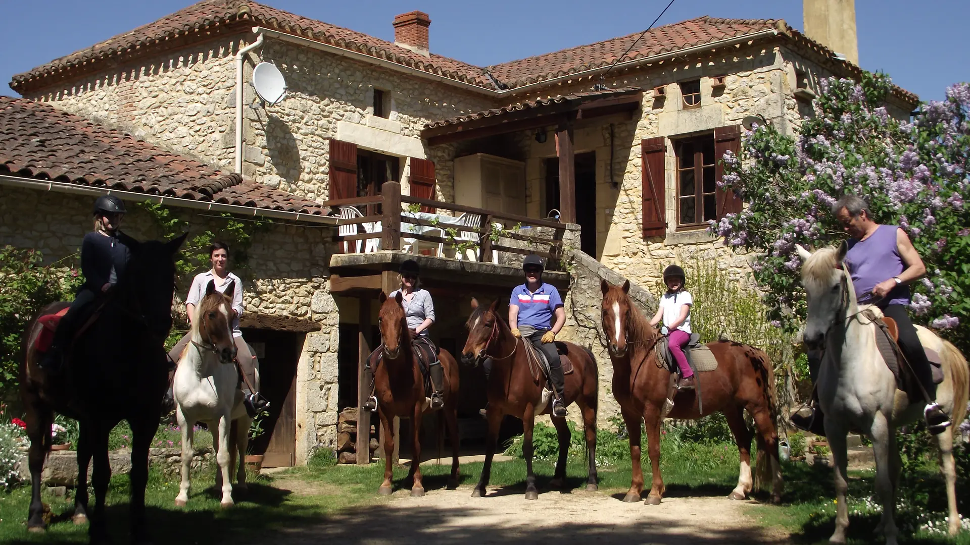 Ferme équestre du Cheval Blanc - Lacapelle cabanac