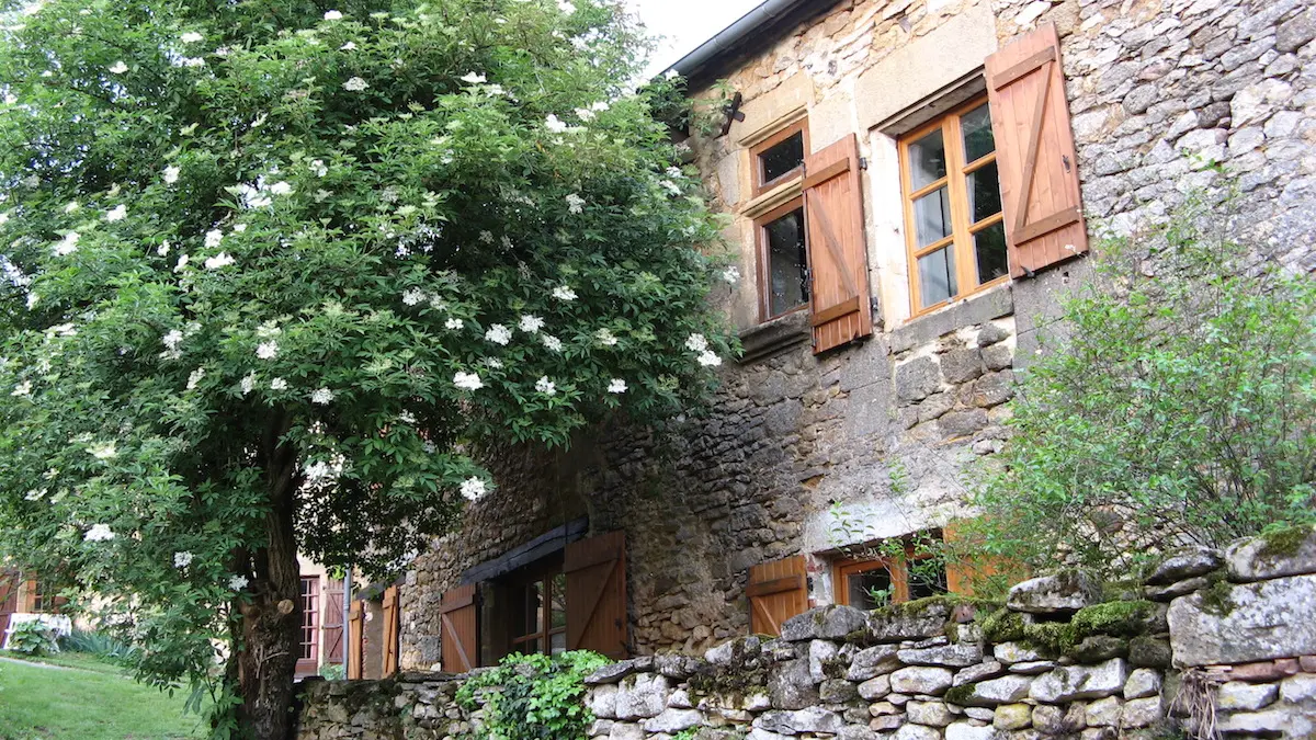 La maison avec sa fenêtre du XVè s.