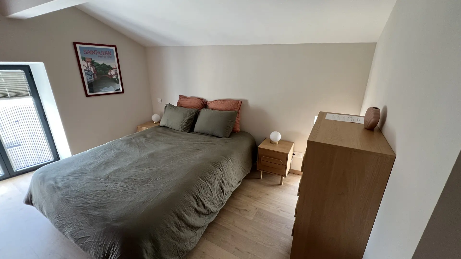 ...AIGA - Chambre rouge