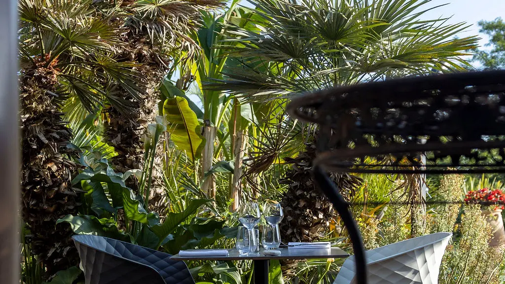 Table exterieur 000R6594