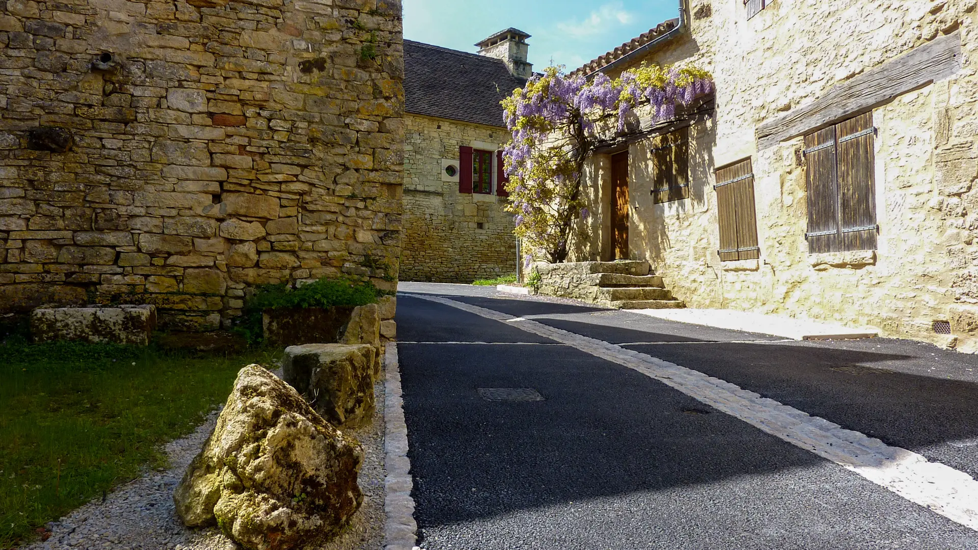 01Les Arques - Ruelles & maison de pierres© Lot Tourisme - C. Sanchez