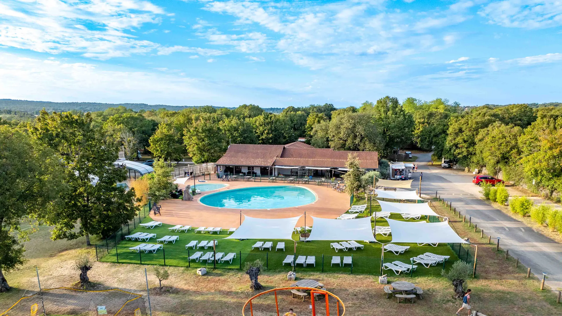 Camping-Dordogne-Les-Cigales-Drone
