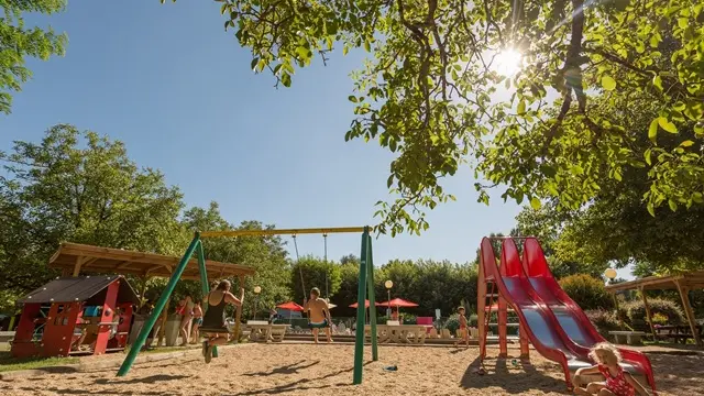 Aire de jeux enfants