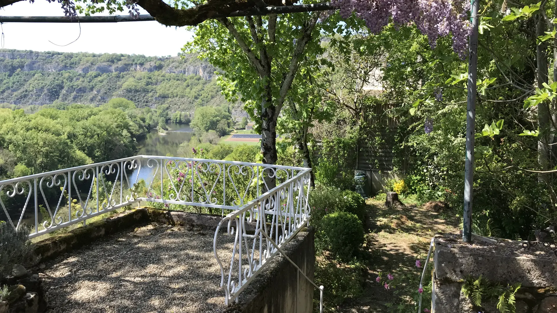 Une vue de la terrasse