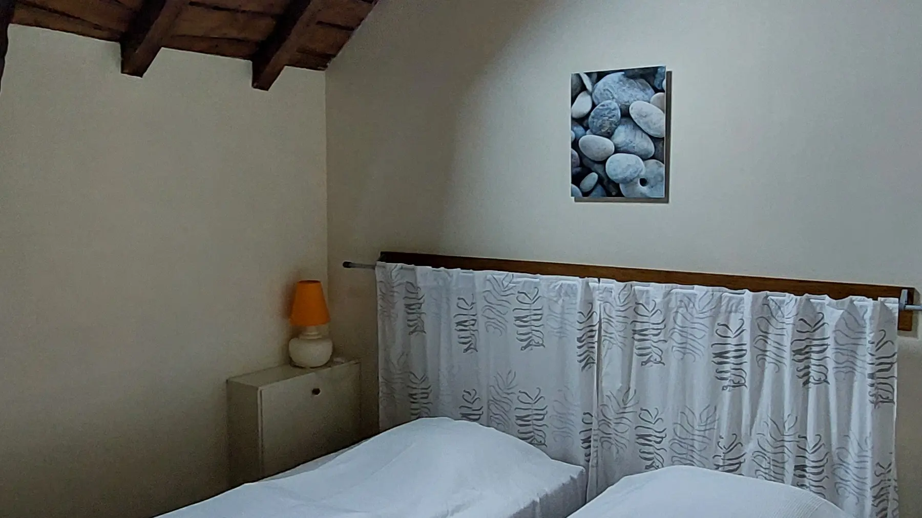 Chambre n° 2 gite 1er étage Poulenc la Grange de Rocamadour