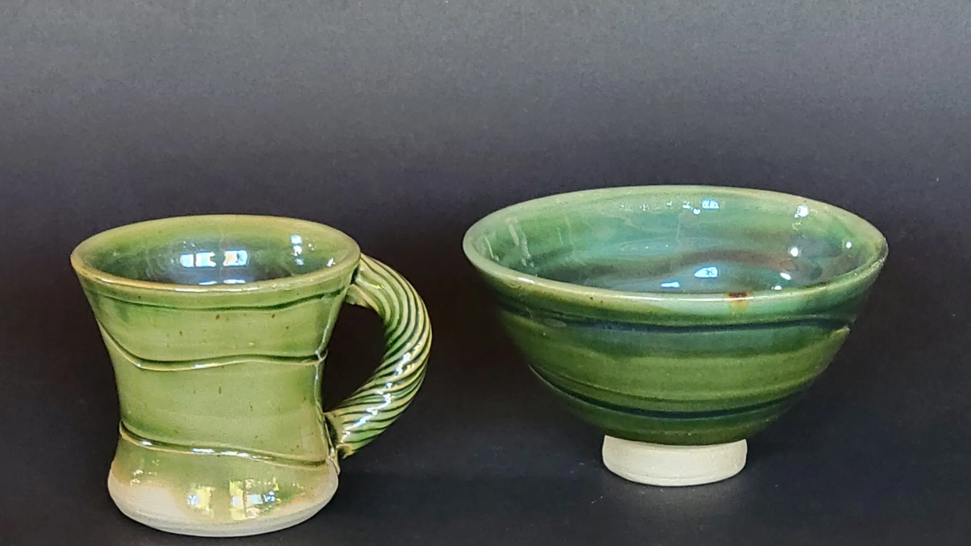 MUG ET BOL VERT ORIBÉ UTILE EN TERRE POTERIE DE MEYRAGUET