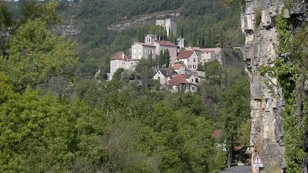 Le village de Montbrun