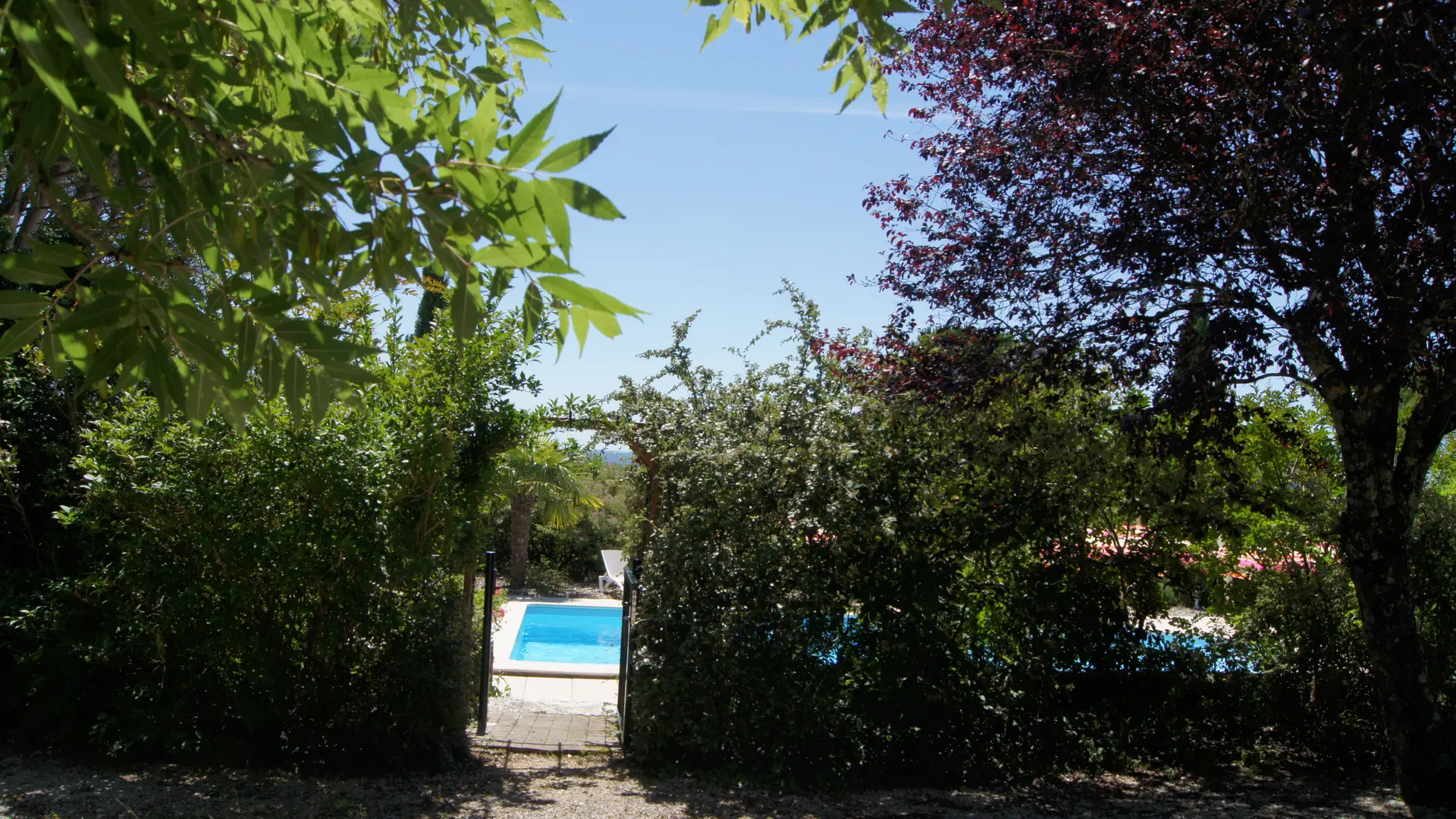 14 - Accès Piscine du Gîte