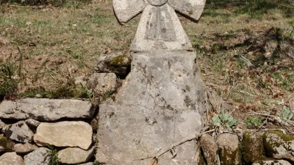 15 SAINT JULIEN AUX BOIS - Le chemin des marchands de parapluies (4)