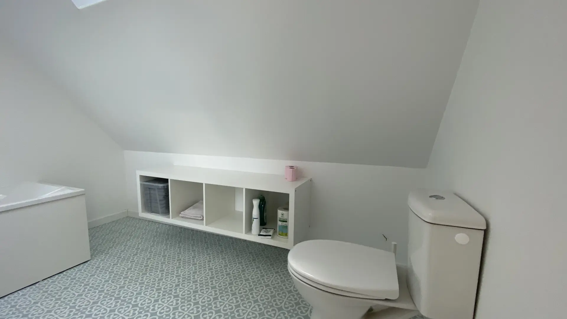 SDB étage avec toilettes