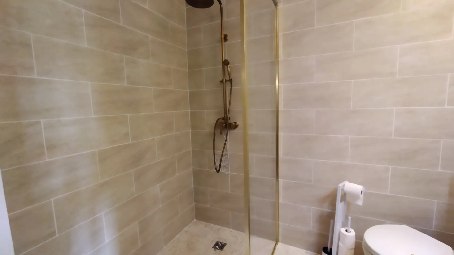 salle de bain chambre coquelicot