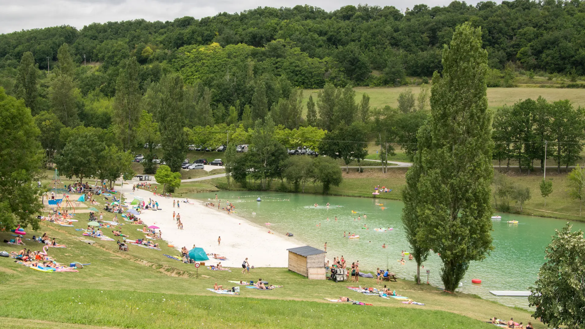 180801 Plan d'eau à Montcuq ©© Lot Tourisme - C. Novello 170727-141725