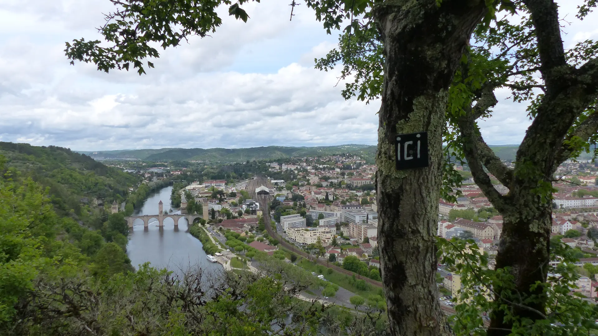 190510_Croix Magne à Cahors ©L. Da Ascençao - Office de Tourisme Cahors - Vallée du Lot (42)