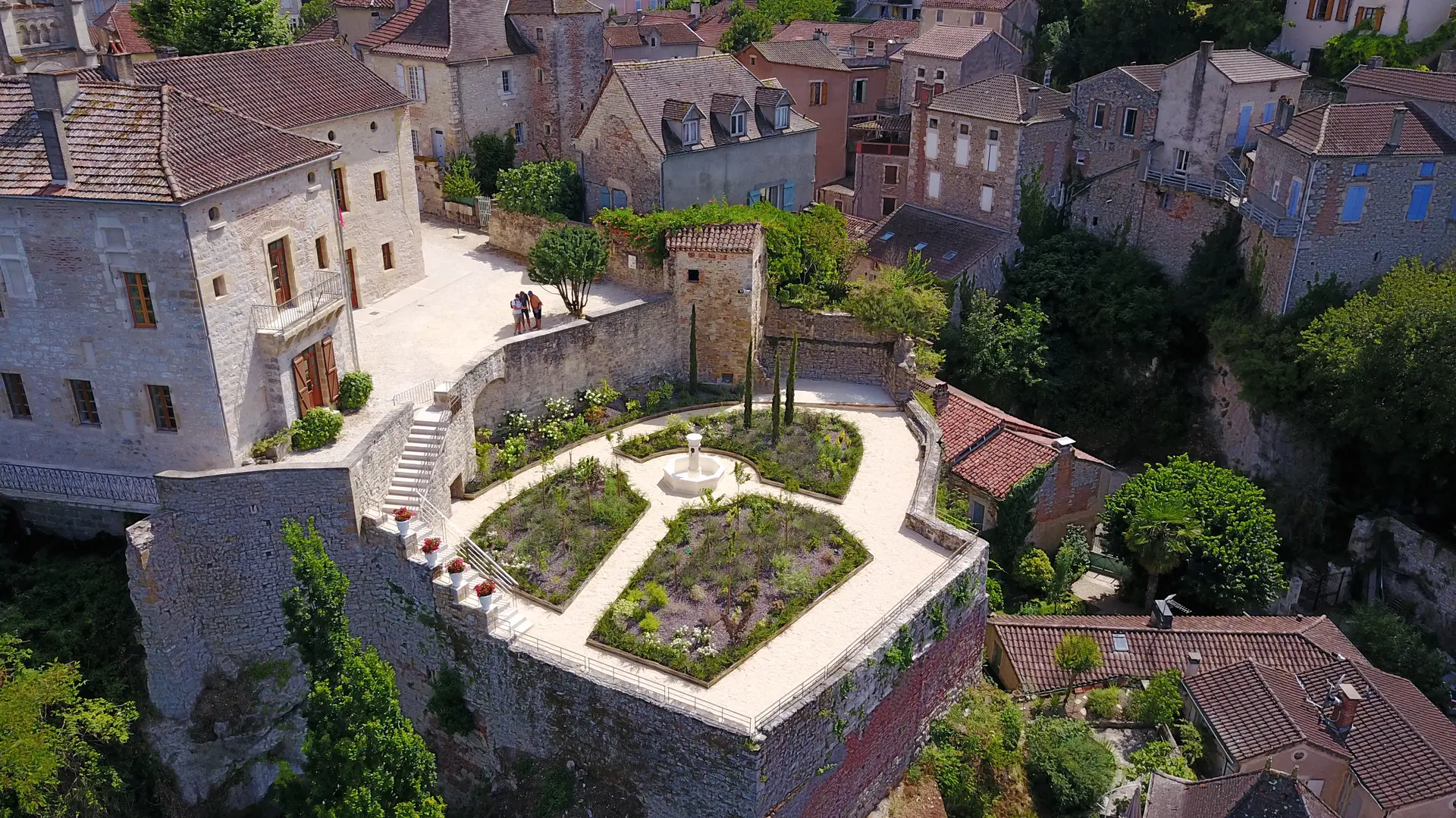 191009_Vue en drone du jardin toscan à Albas