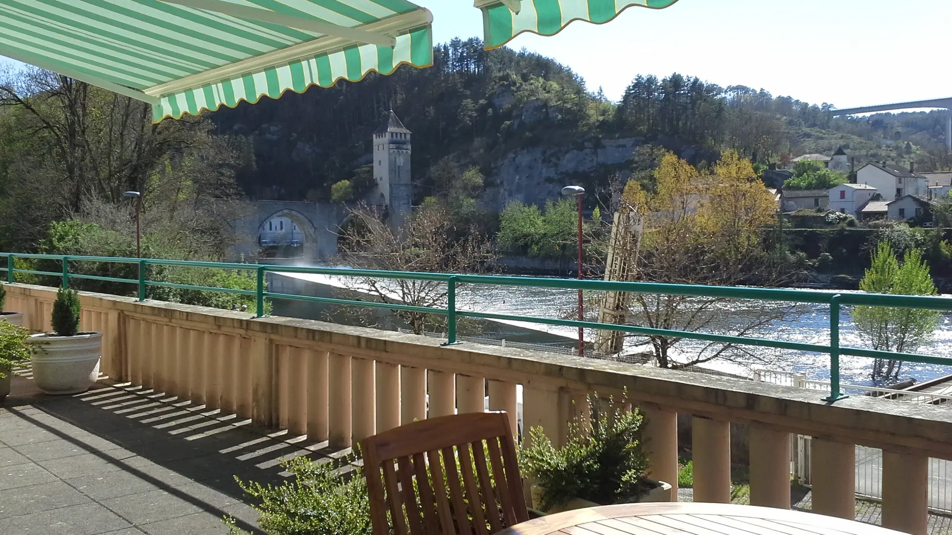 Petit appartement avec vue sur le Pont Valentré