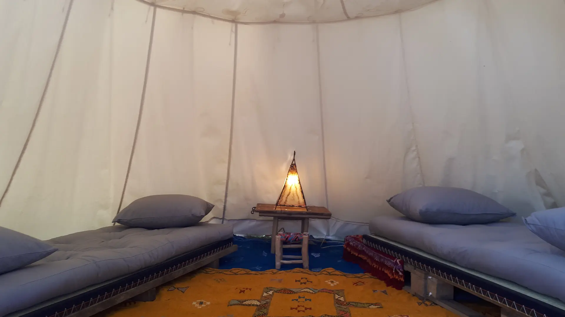 Petit tipi, intérieur