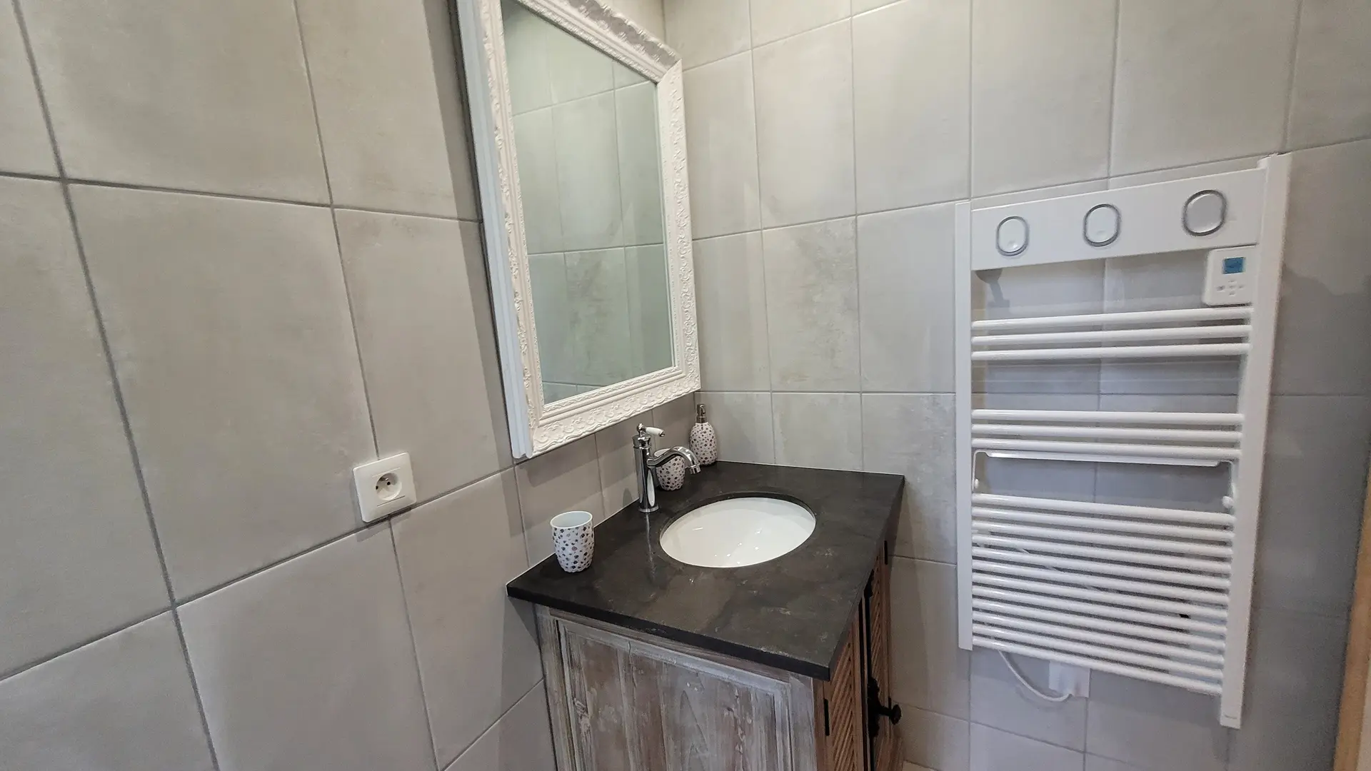 salle de bain chambre 2