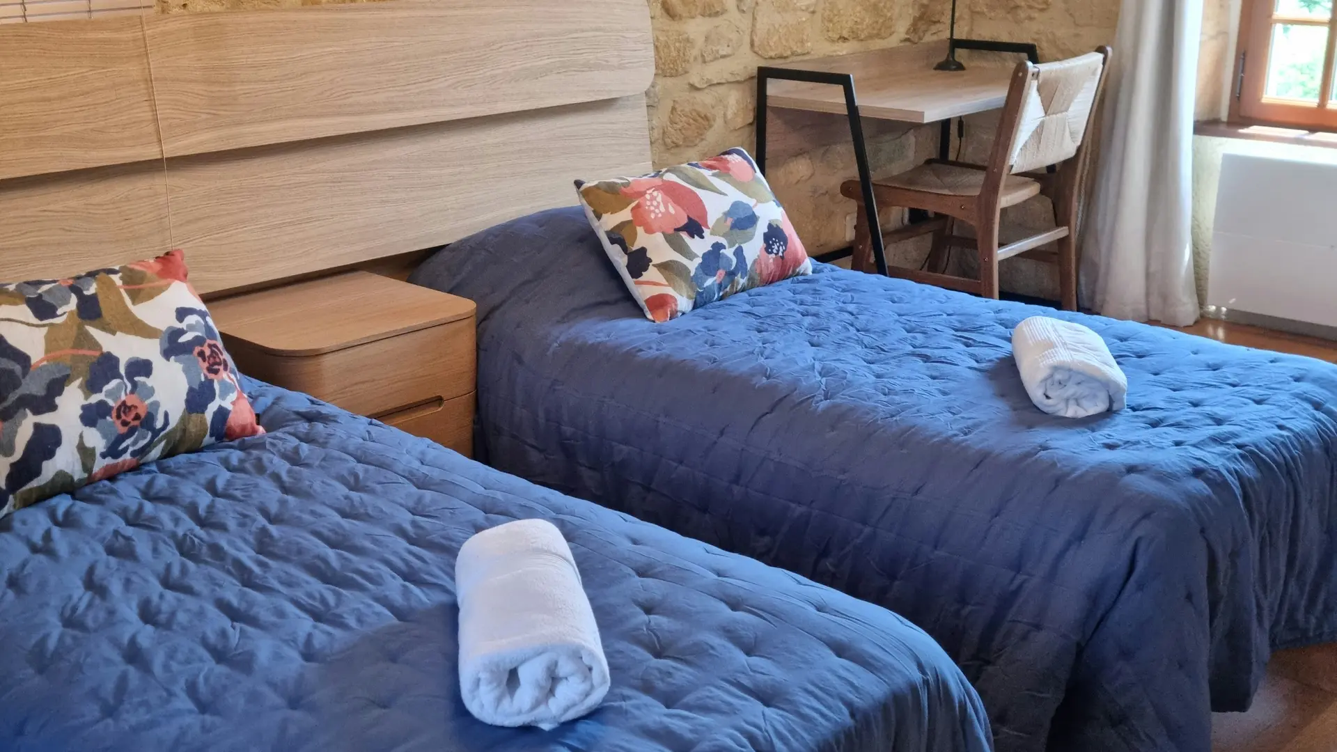 5ème chambre 2 lits à 90 avec salle de bain et wc