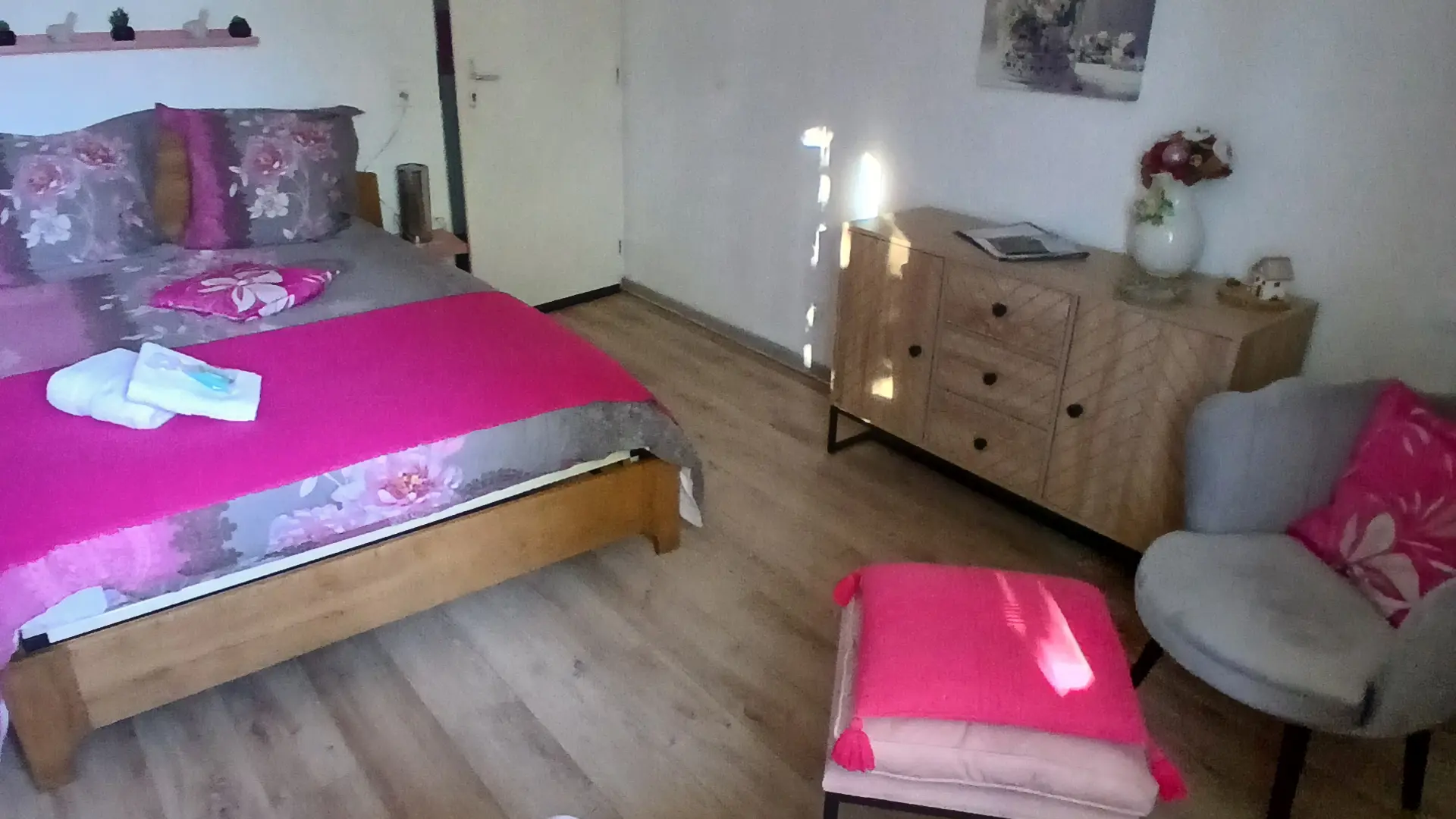 20250408_085641 Chambre (studio cabanon)