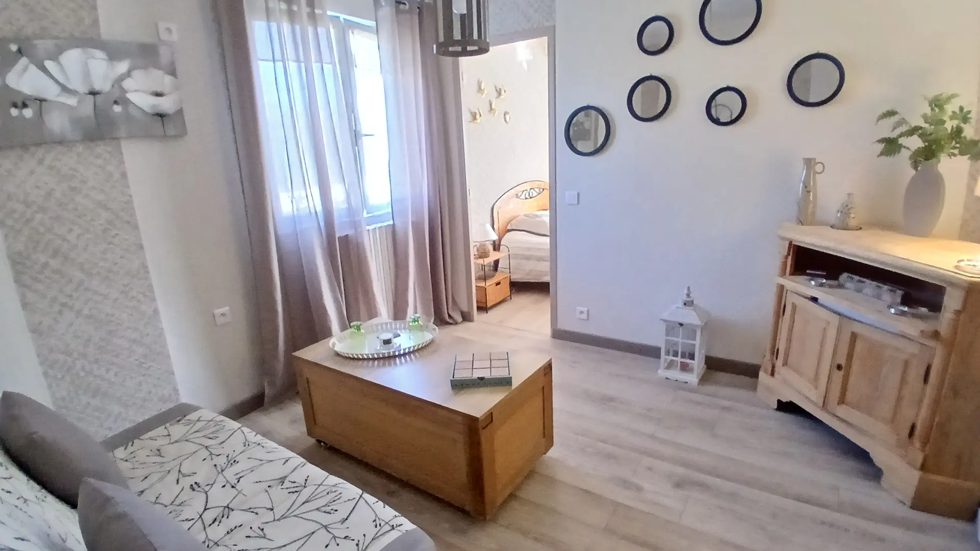 20250408_094344 Salon de la chambre d'hotes