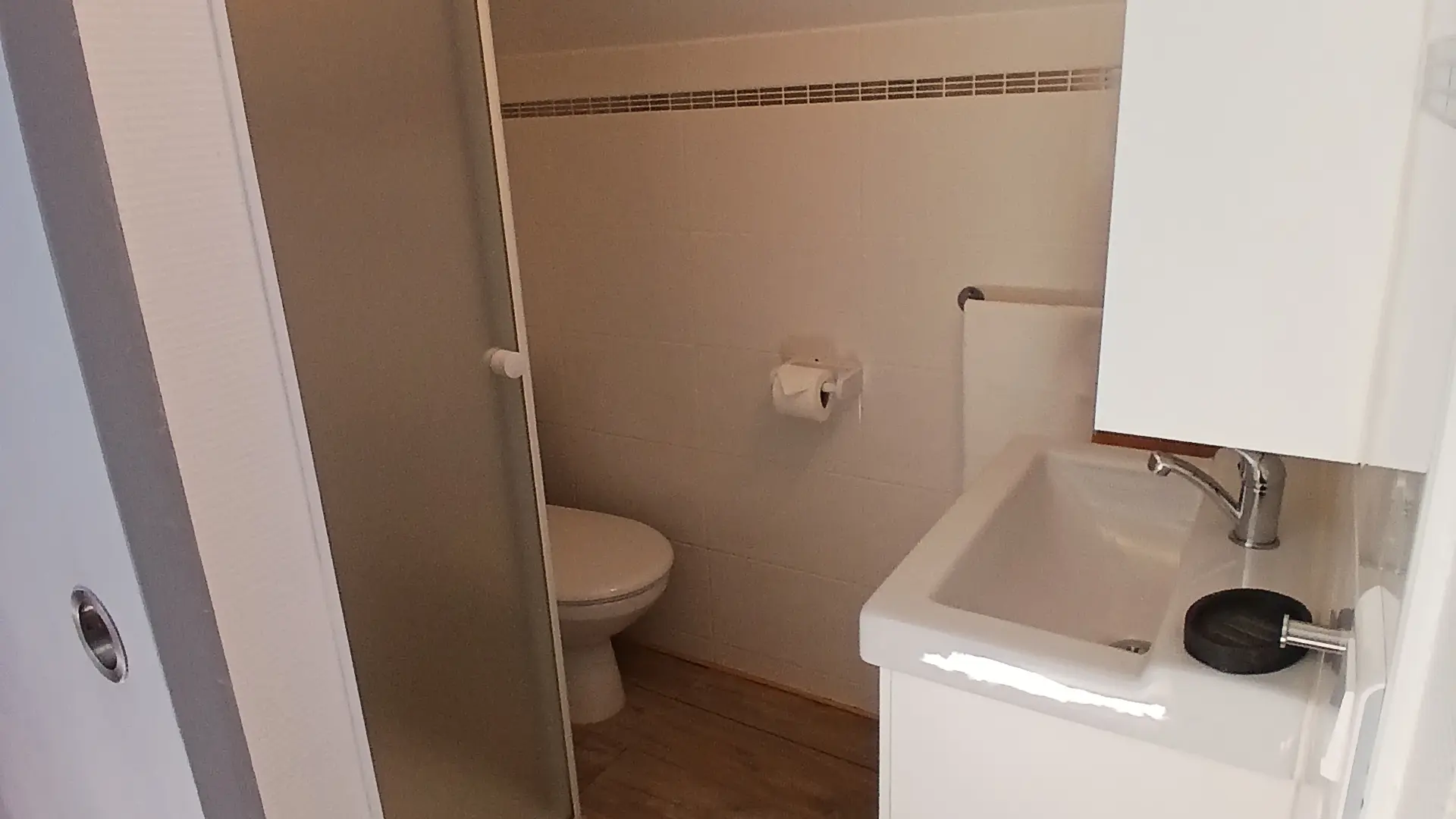 20250408_113026 Salle d'eau et toilette