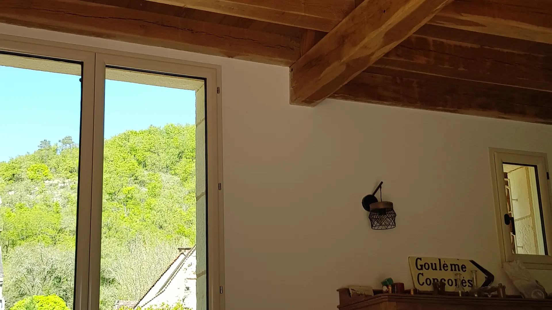Le salon et l'acces à la grande Mezzanine