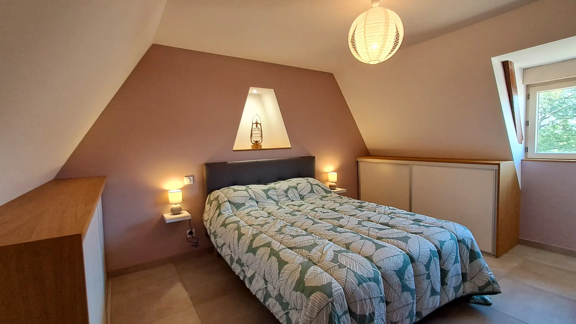 chambre rose étage (lit 160)