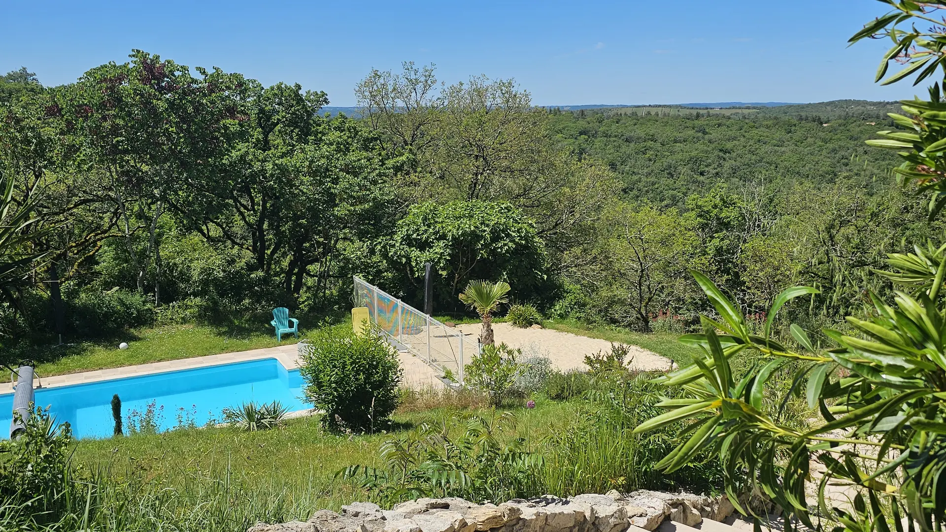 Escalier à la piscine