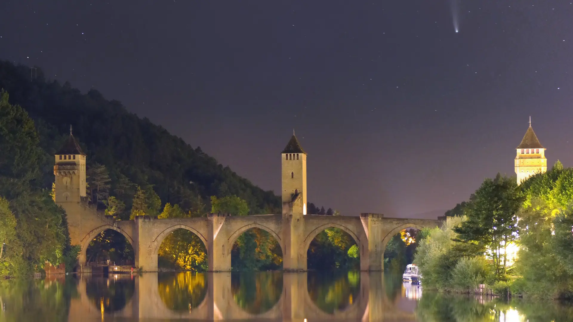 20200719-4740-42-panocomete-Neowise-Cahors-Valentre-2000-e