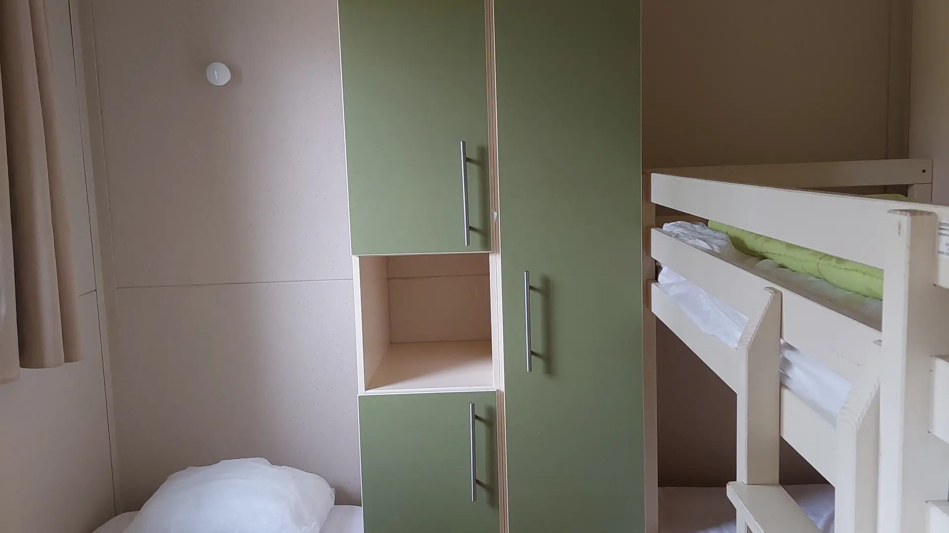 Chambre Enfants : 3 lits dont un superposé