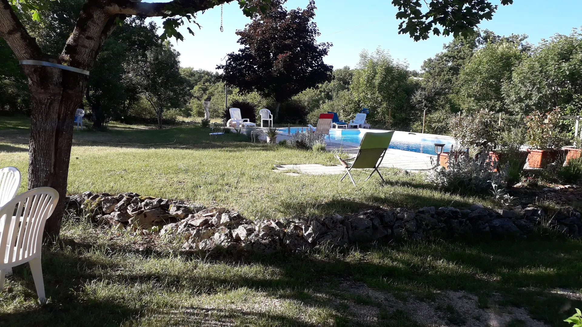 Vue de la fenêtre coté piscine