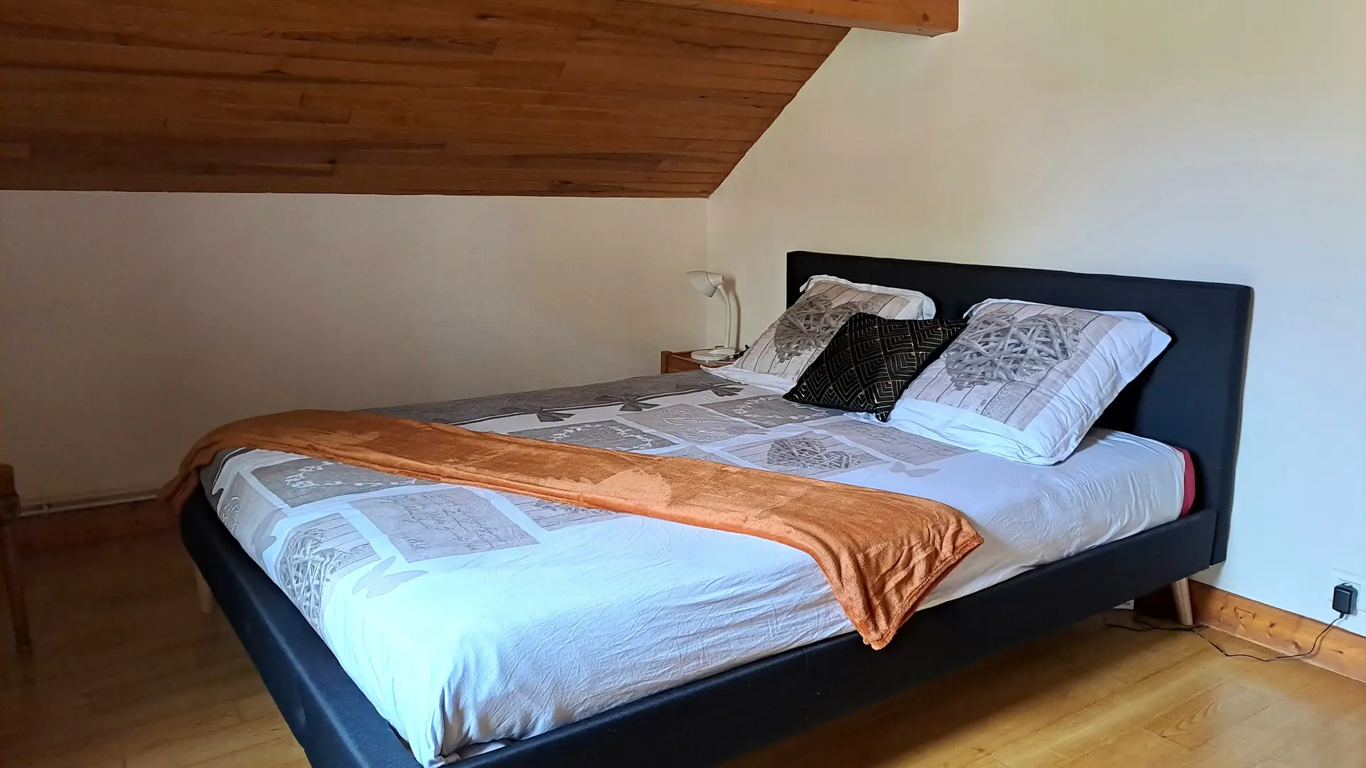 Chambre 1 avec lit en 160