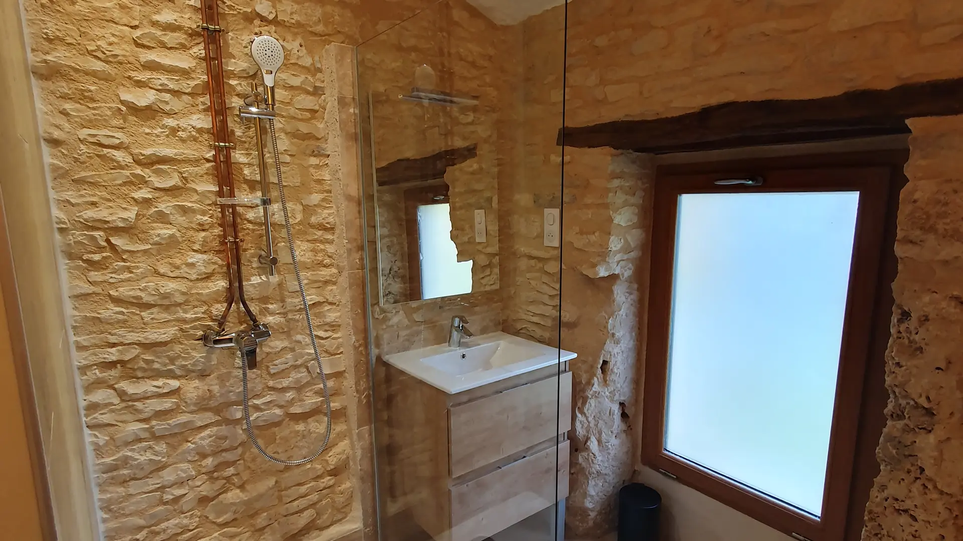 salle de bain location gite quercy lot occitanie